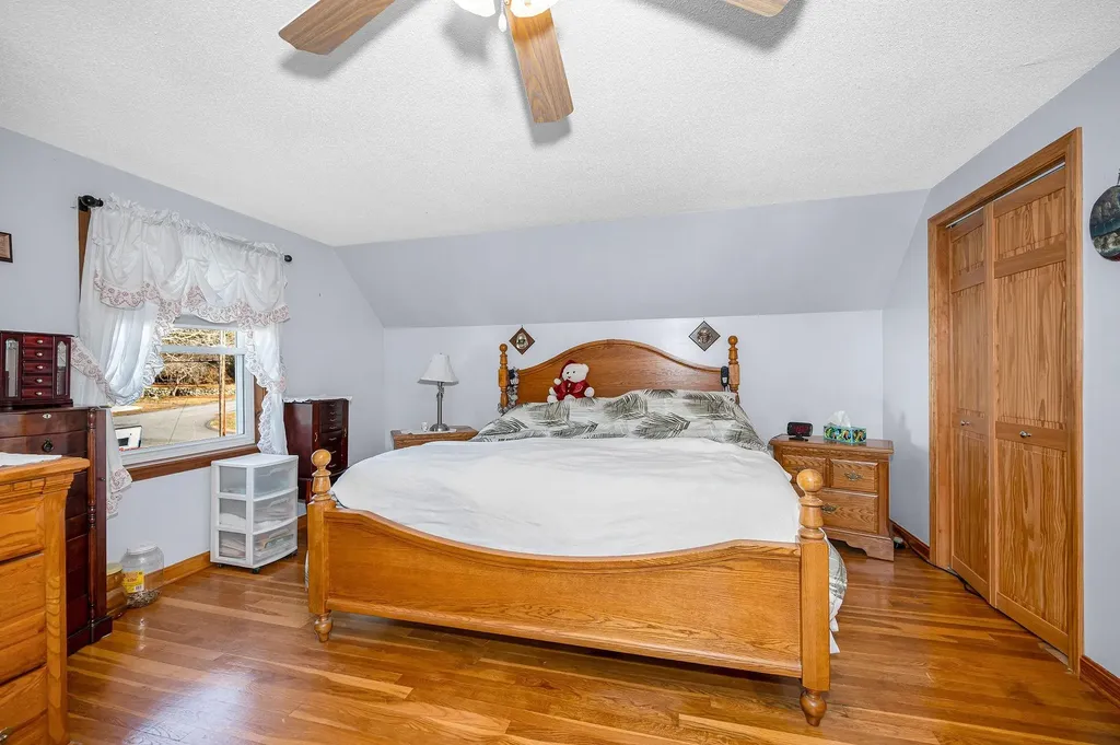 4 Paul Avenue Derry NH 03038