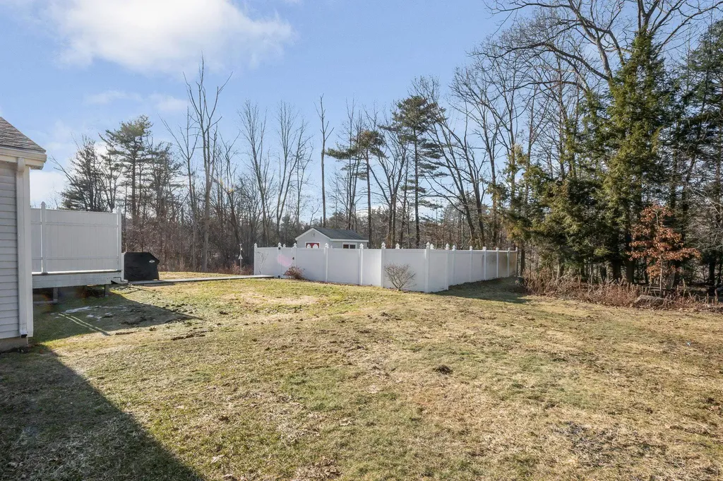 4 Paul Avenue Derry NH 03038