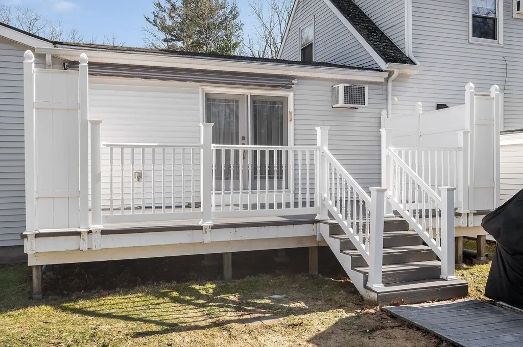 4 Paul Avenue Derry NH 03038