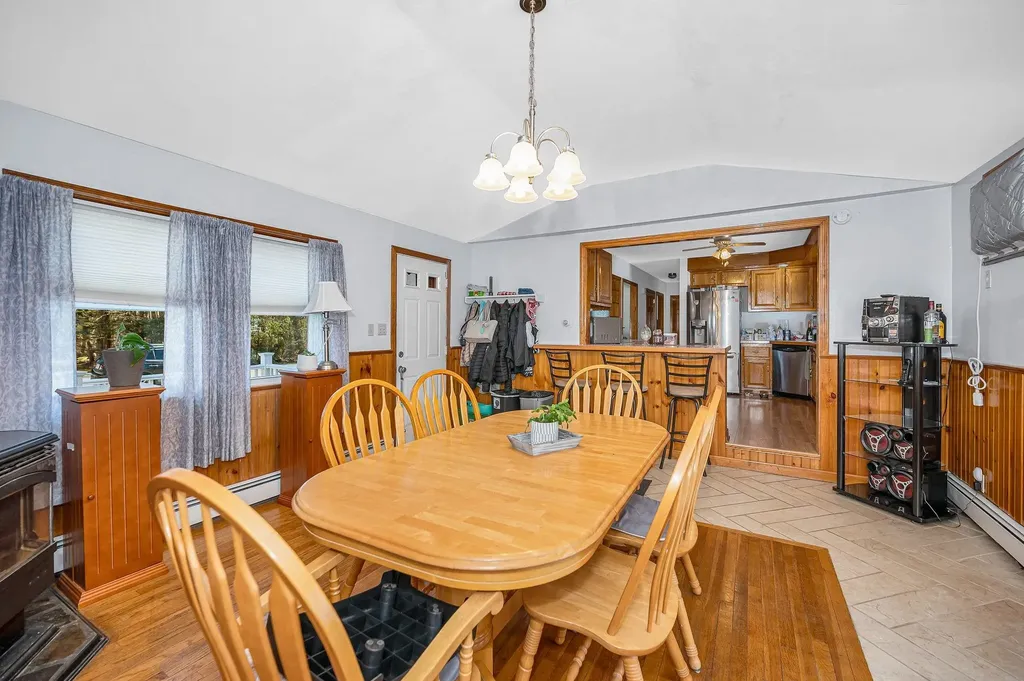 4 Paul Avenue Derry NH 03038