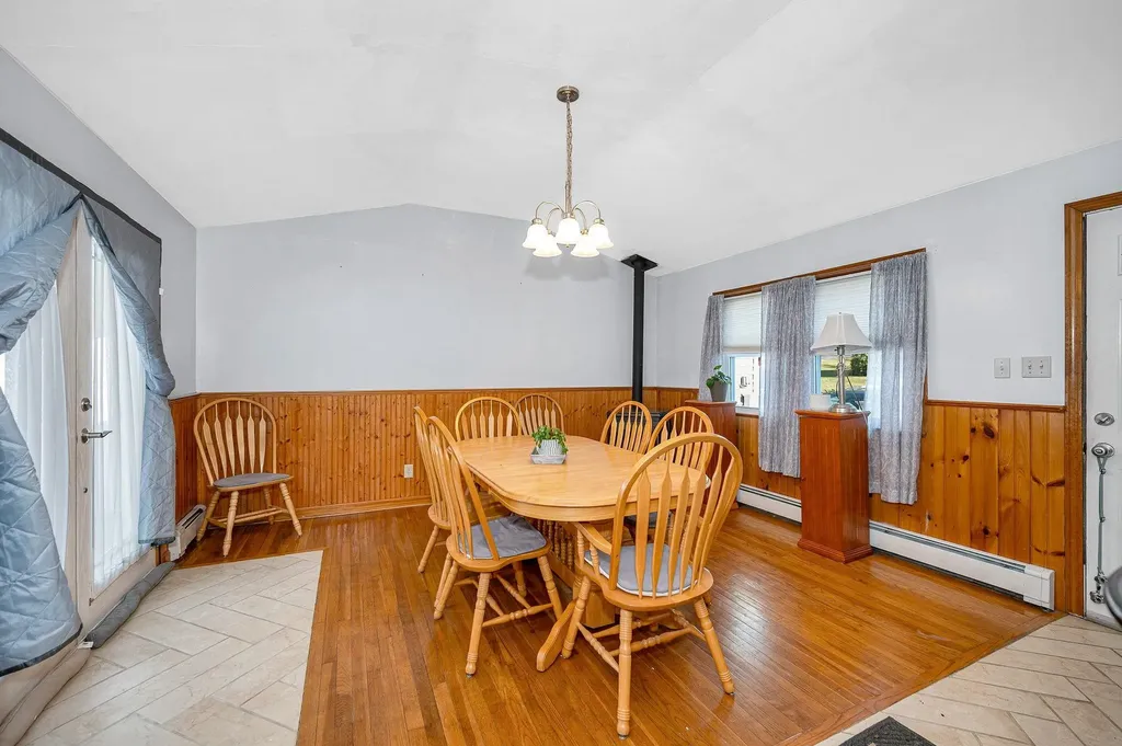 4 Paul Avenue Derry NH 03038