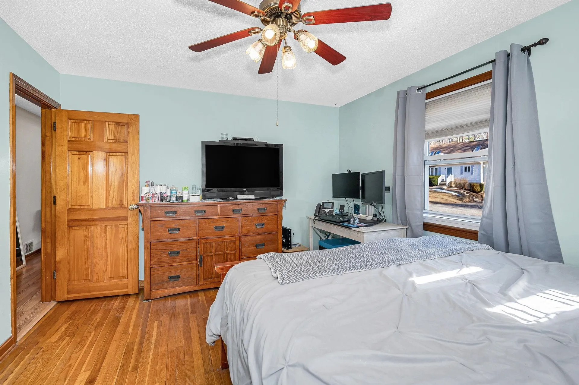 4 Paul Avenue Derry NH 03038