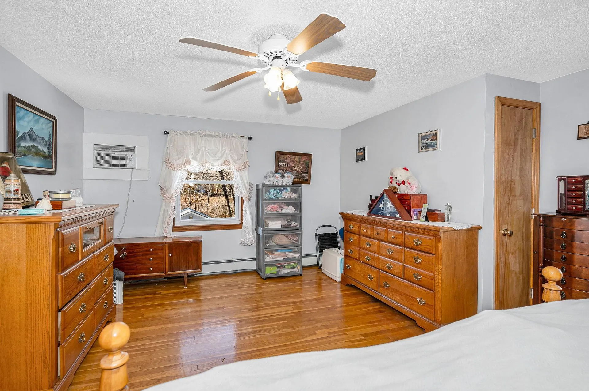 4 Paul Avenue Derry NH 03038
