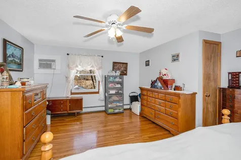 4 Paul Avenue Derry NH 03038