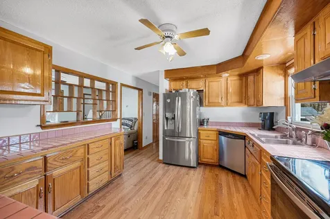 4 Paul Avenue Derry NH 03038