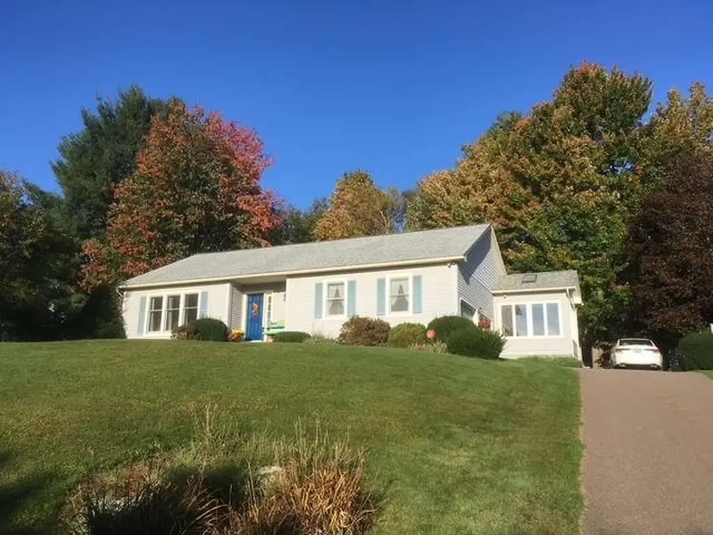 26 Cabot Drive Essex VT 05452