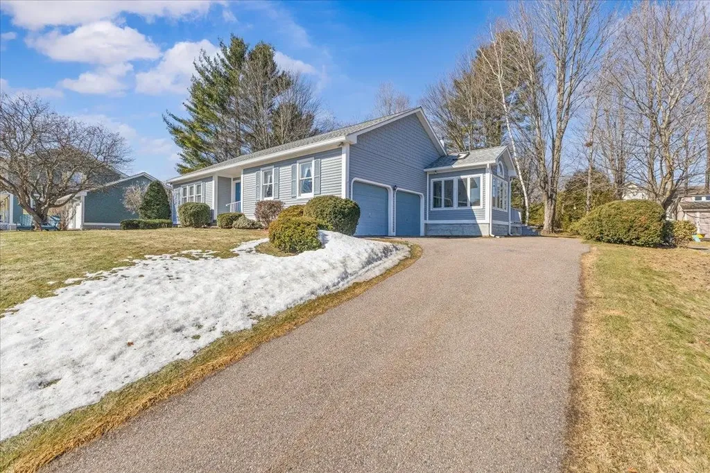 26 Cabot Drive Essex VT 05452