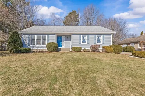 26 Cabot Drive Essex VT 05452