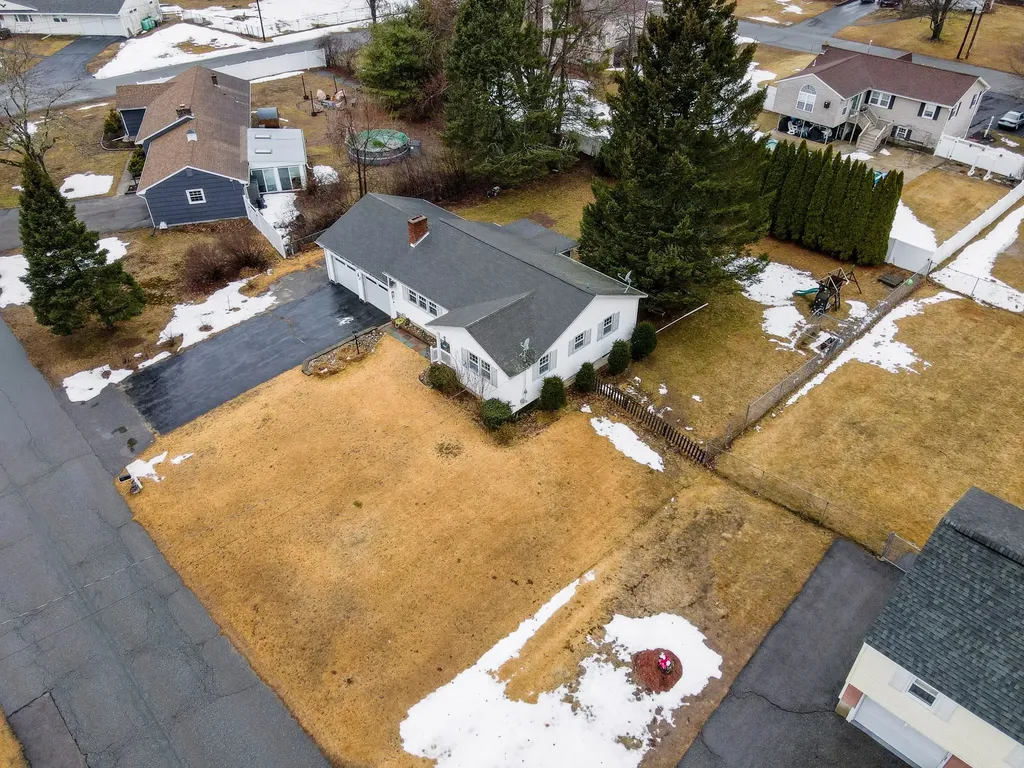 7 Douglas Drive Salem NH 03079