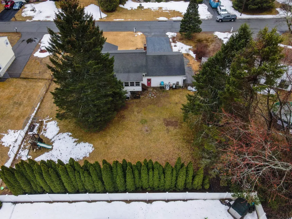 7 Douglas Drive Salem NH 03079