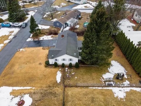 7 Douglas Drive Salem NH 03079