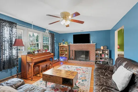 7 Douglas Drive Salem NH 03079