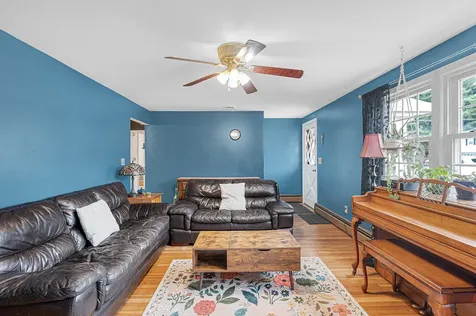 7 Douglas Drive Salem NH 03079