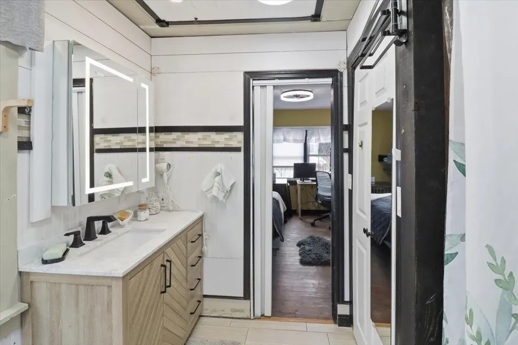 1313 Route 30 South Castleton VT 05735