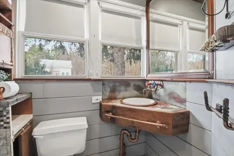 1313 Route 30 South Castleton VT 05735