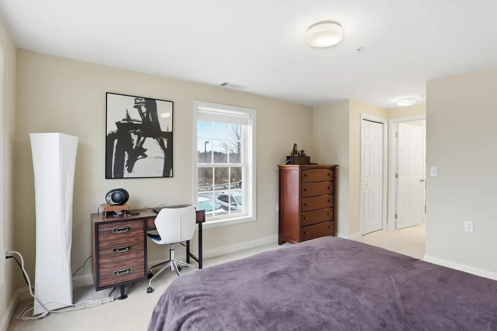 10 Vista Ridge Drive Londonderry NH 03053