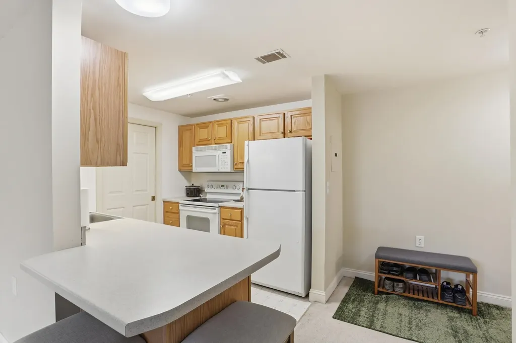 10 Vista Ridge Drive Londonderry NH 03053