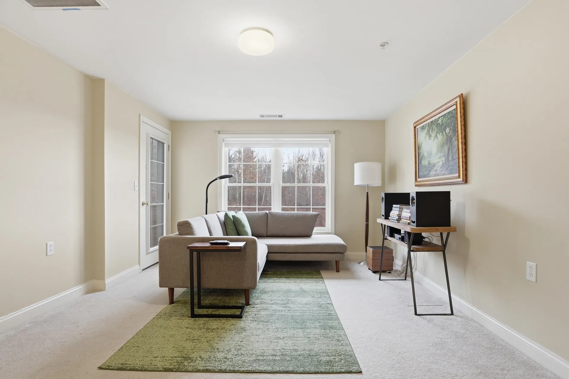 10 Vista Ridge Drive Londonderry NH 03053