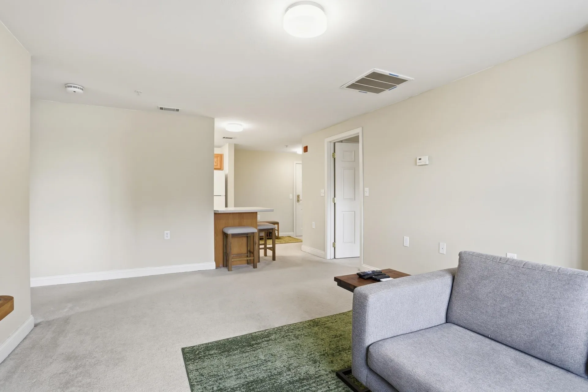 10 Vista Ridge Drive Londonderry NH 03053