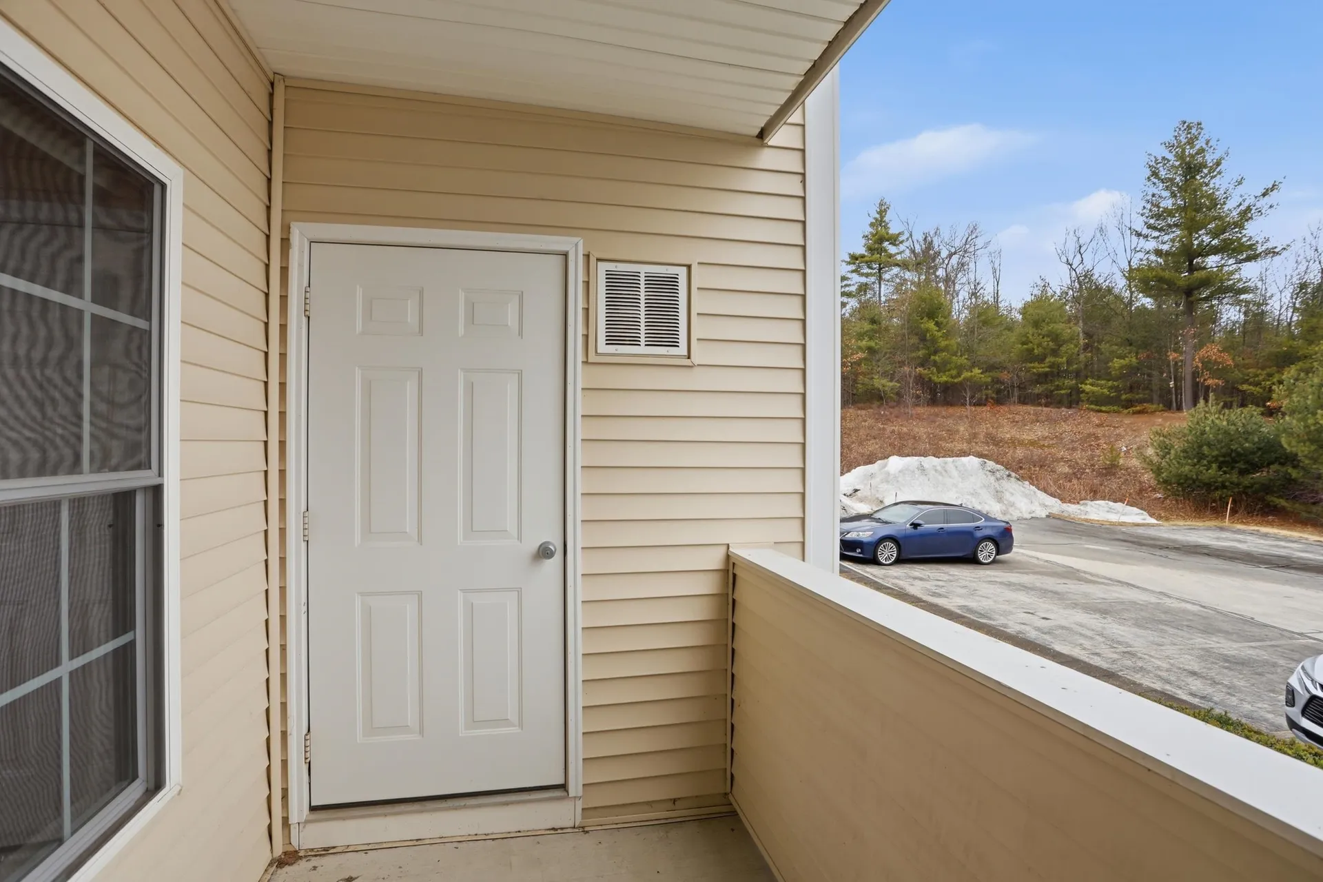 10 Vista Ridge Drive Londonderry NH 03053