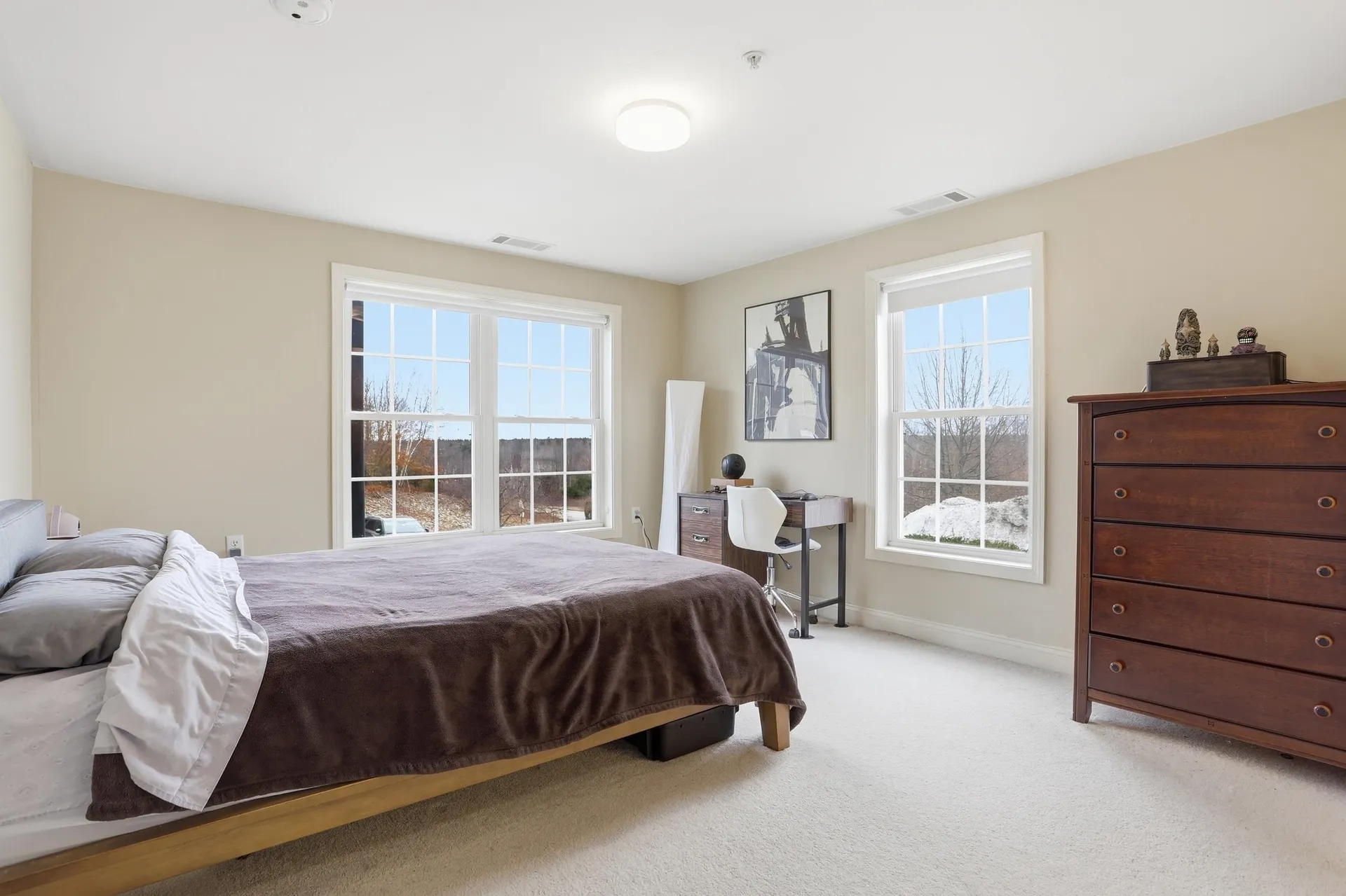 10 Vista Ridge Drive Londonderry NH 03053