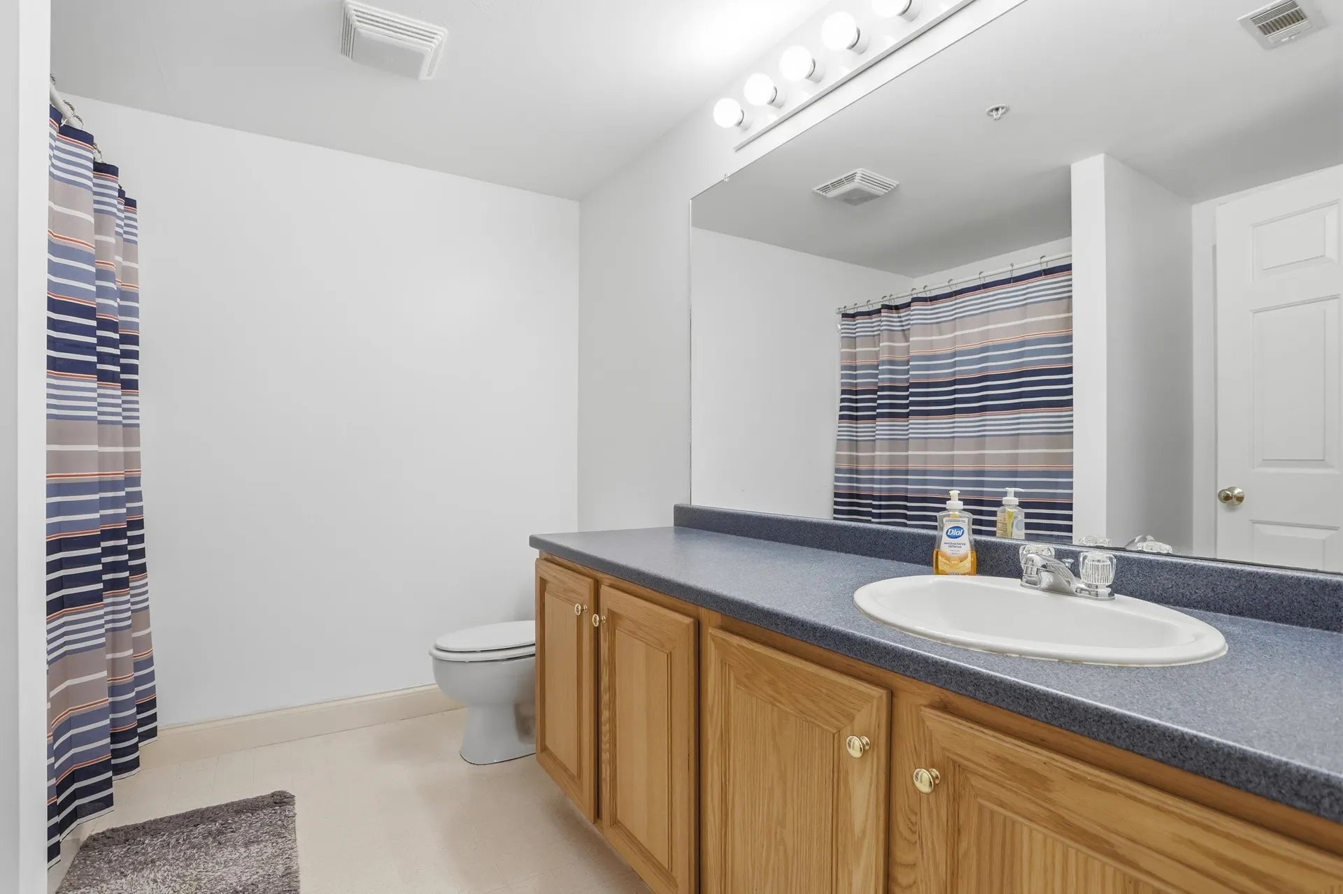 10 Vista Ridge Drive Londonderry NH 03053