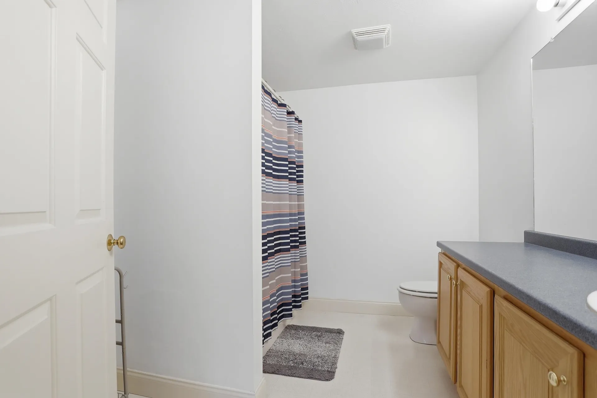 10 Vista Ridge Drive Londonderry NH 03053