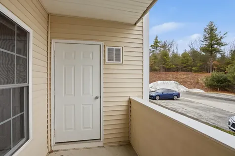 10 Vista Ridge Drive Londonderry NH 03053