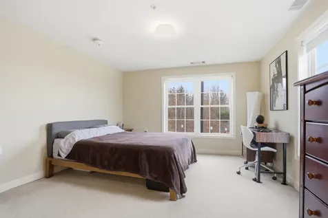10 Vista Ridge Drive Londonderry NH 03053