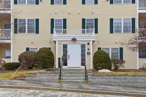 10 Vista Ridge Drive Londonderry NH 03053