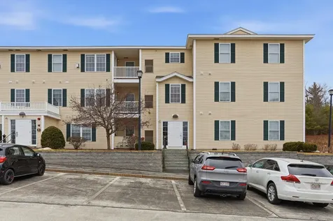 10 Vista Ridge Drive Londonderry NH 03053