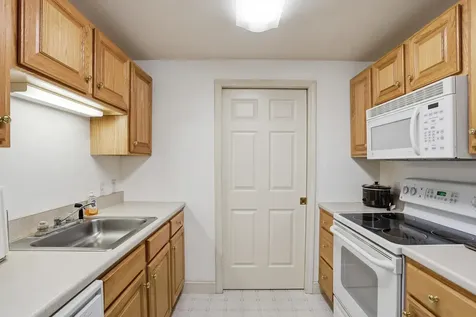 10 Vista Ridge Drive Londonderry NH 03053
