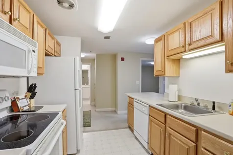 10 Vista Ridge Drive Londonderry NH 03053