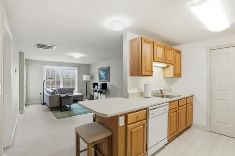 10 Vista Ridge Drive Londonderry NH 03053