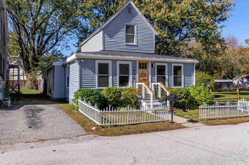 1936 Lake Shore Road Manchester NH 03109