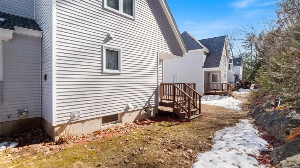 62 Collins Landing Road Weare NH 03281