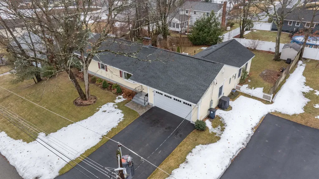 9 Rugby Road Nashua NH 03063