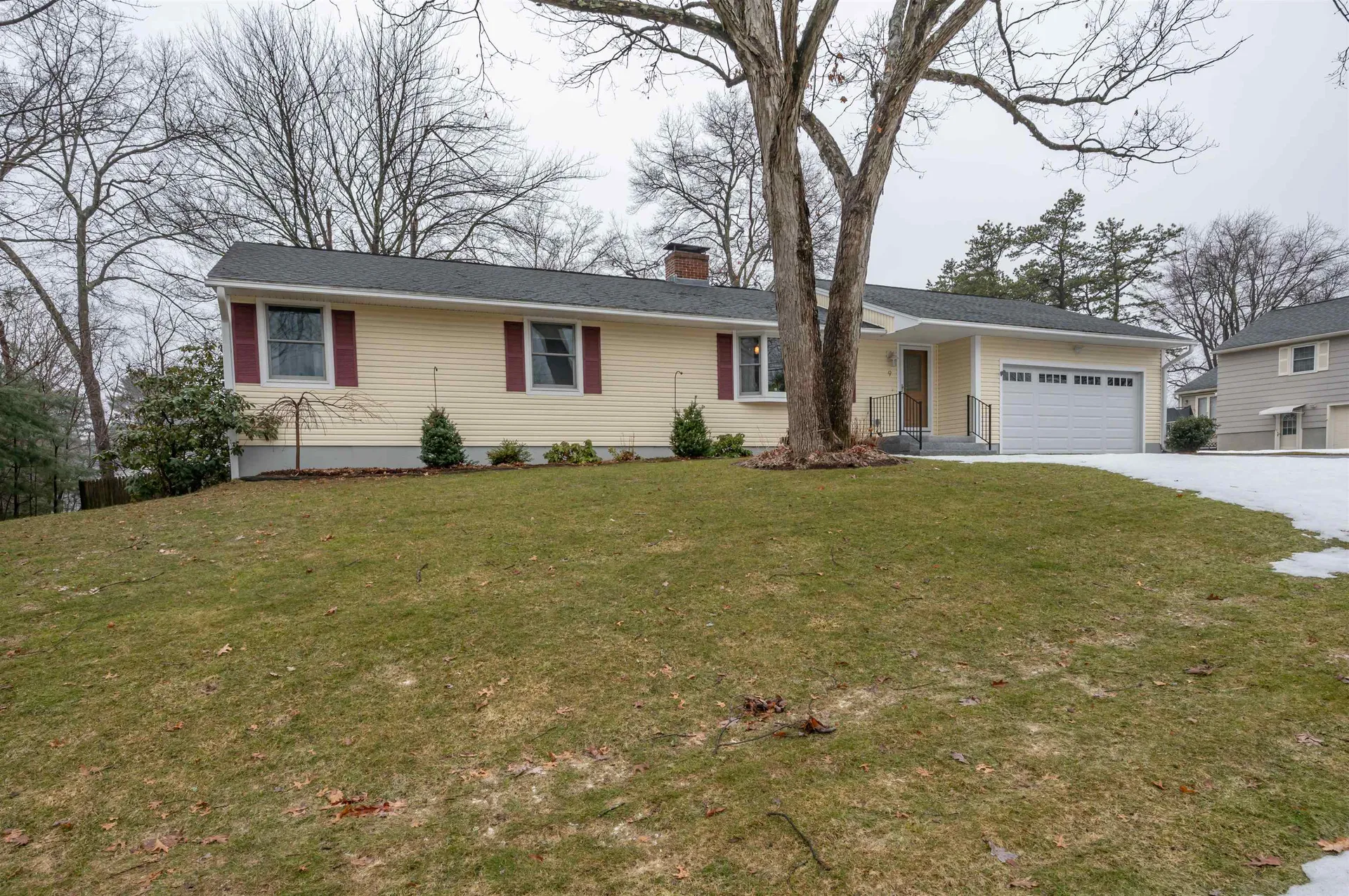 9 Rugby Road Nashua NH 03063