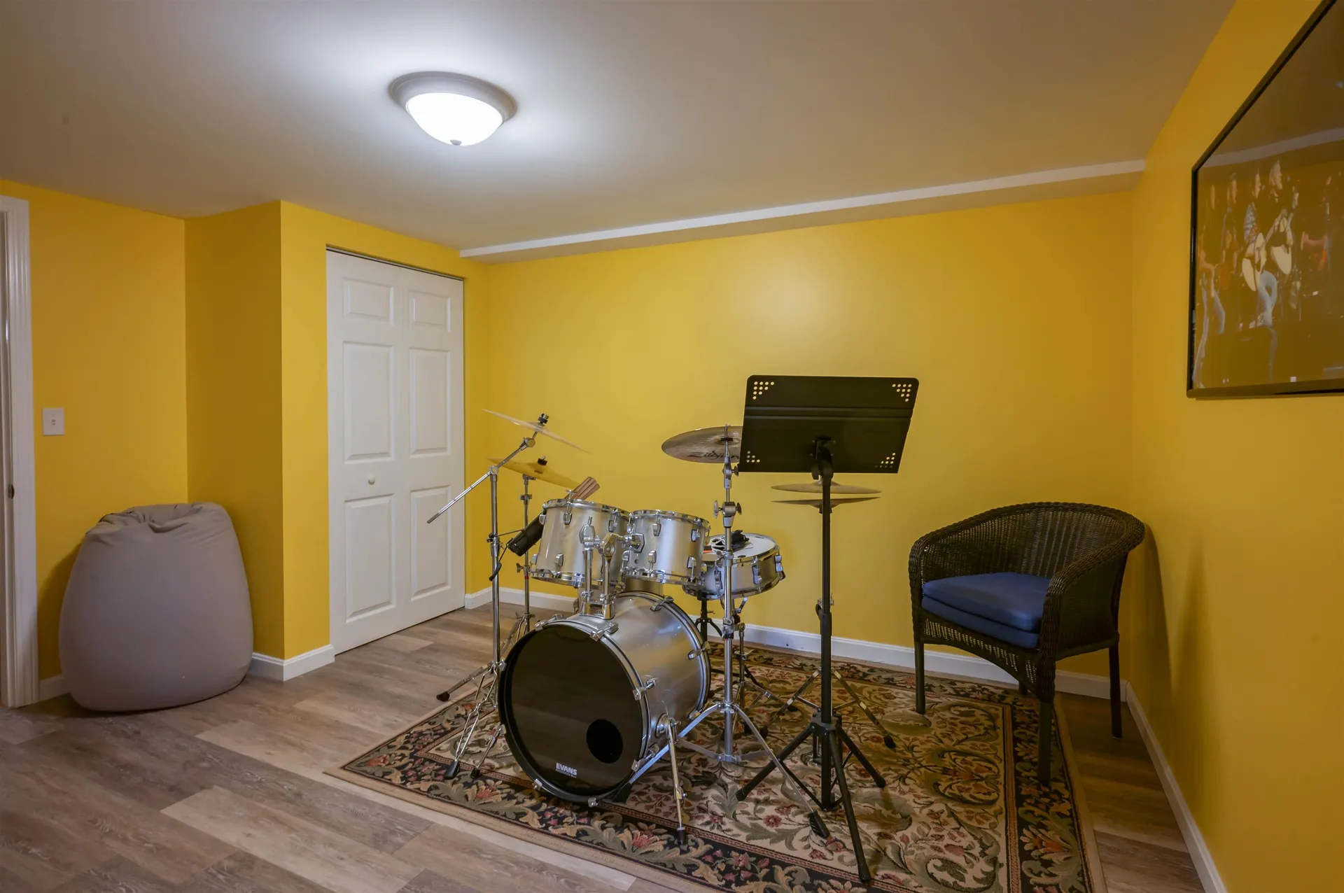 9 Rugby Road Nashua NH 03063