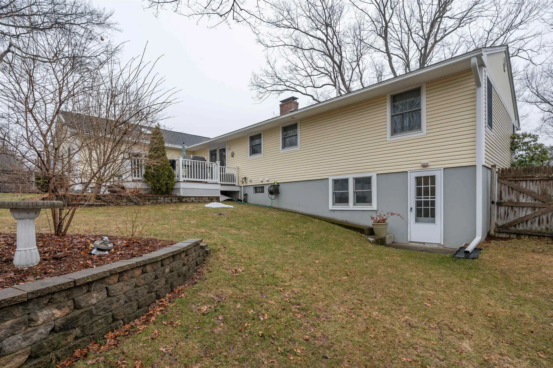 9 Rugby Road Nashua NH 03063