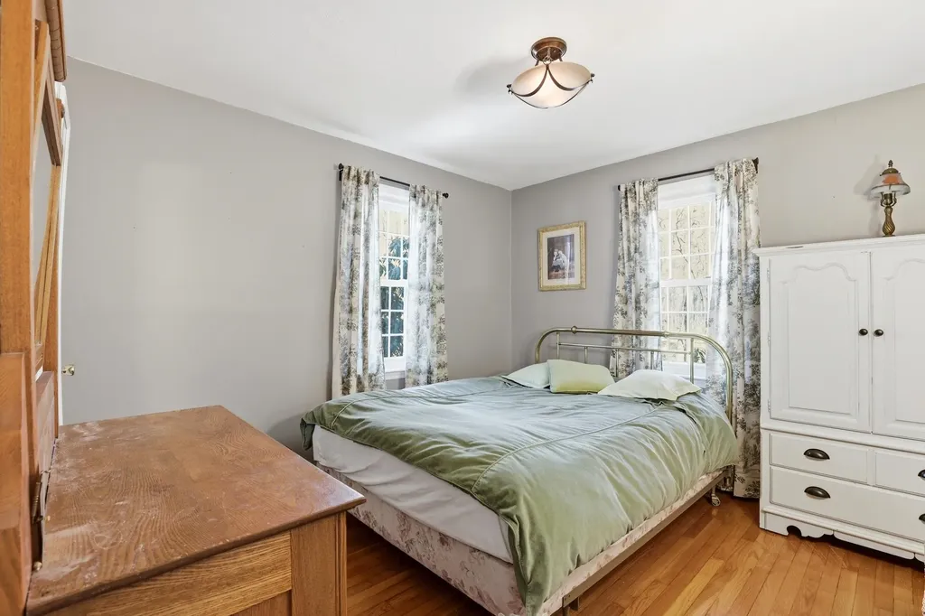 2 Steppingstone Road Bedford NH 03110