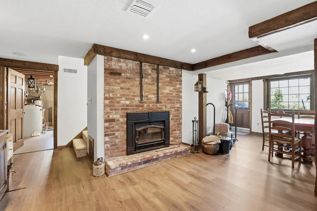 2 Steppingstone Road Bedford NH 03110