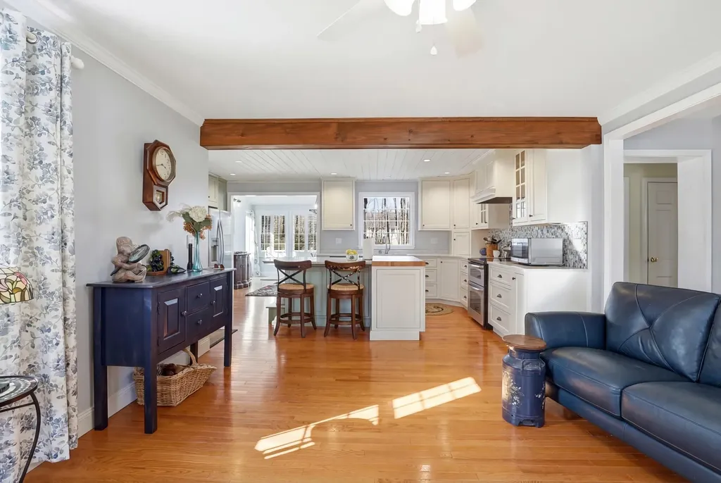 2 Steppingstone Road Bedford NH 03110