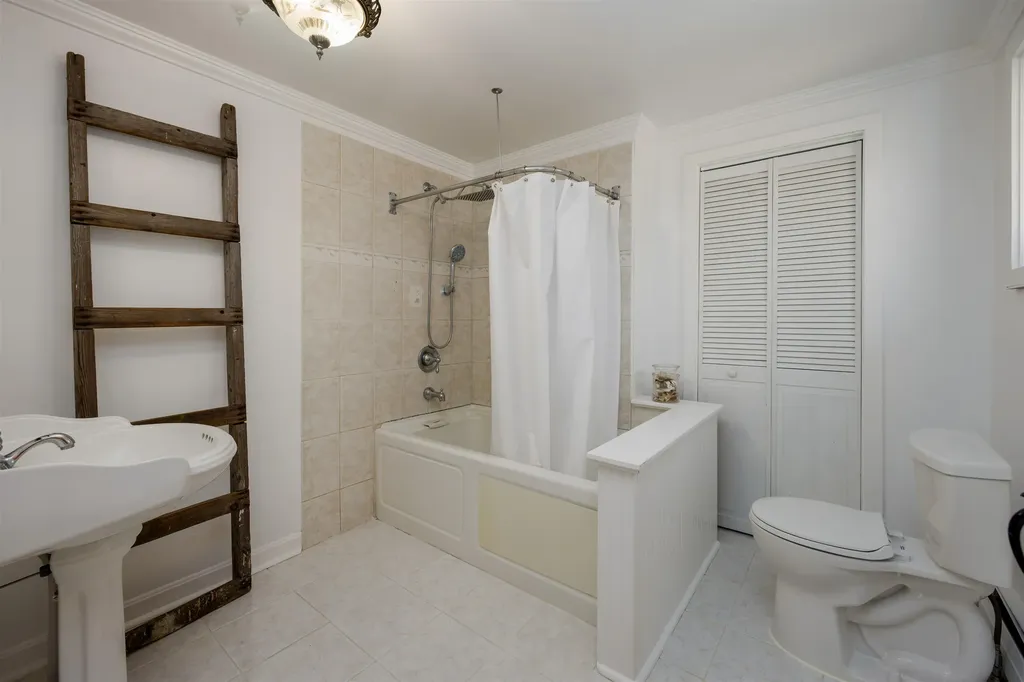 189 South Hedgehog Hill Road Unity NH 03773