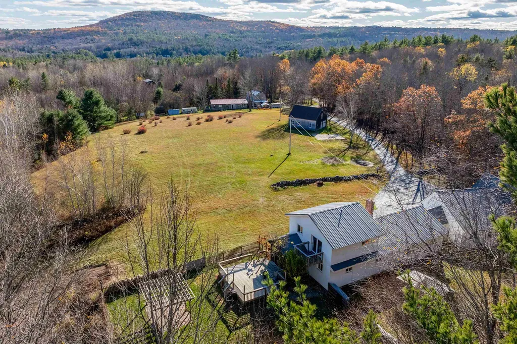 189 South Hedgehog Hill Road Unity NH 03773