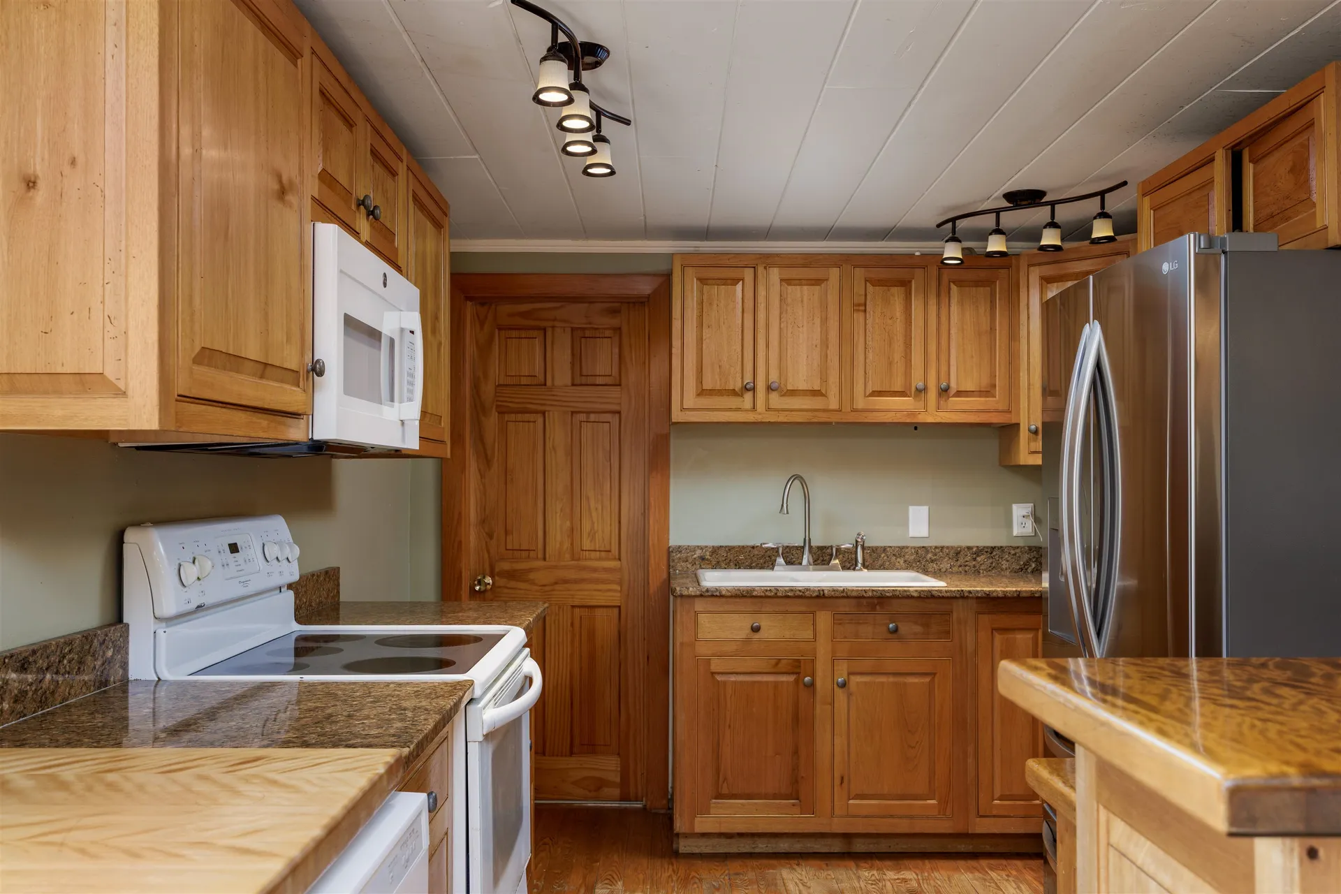 189 South Hedgehog Hill Road Unity NH 03773