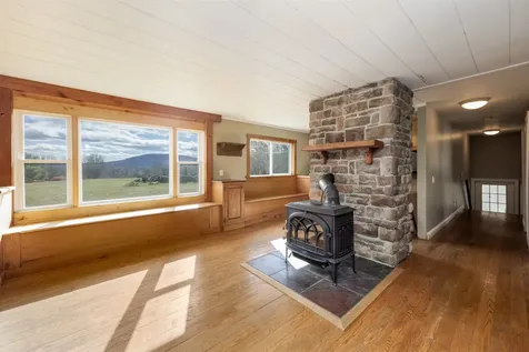 189 South Hedgehog Hill Road Unity NH 03773