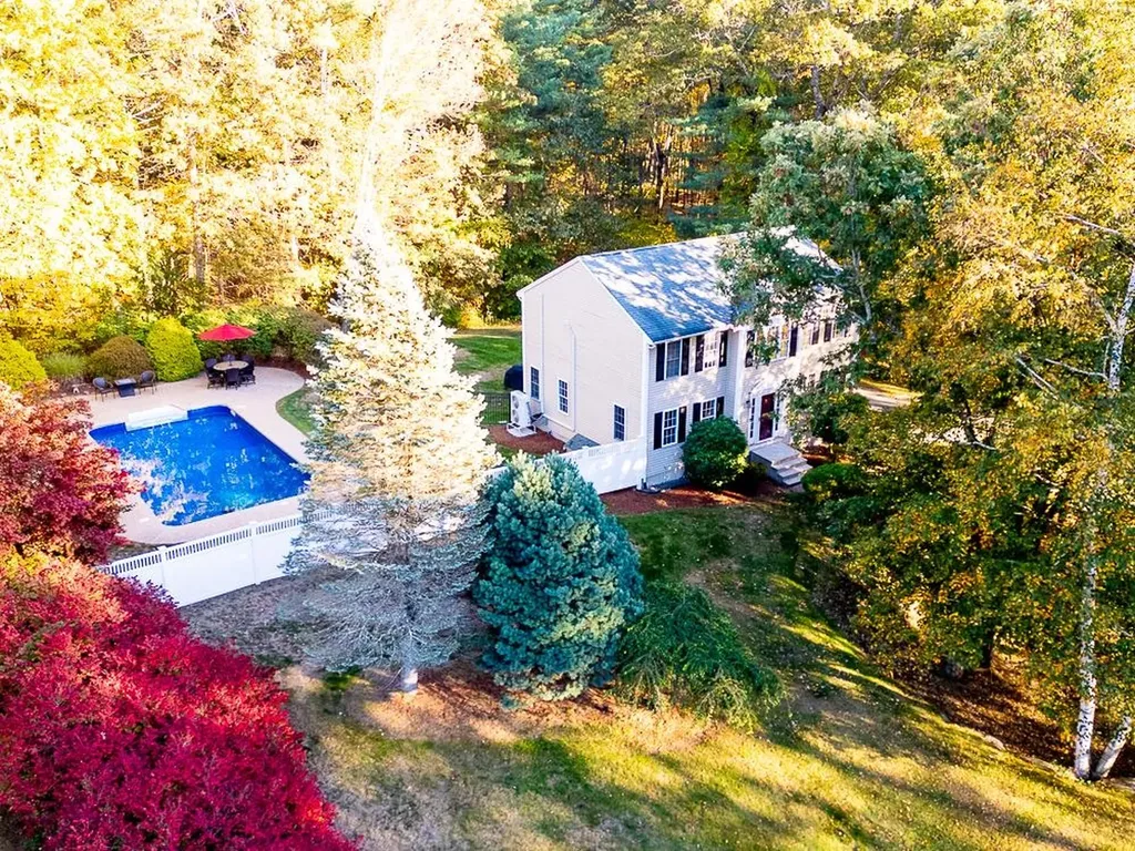 3 Chandler Drive Londonderry NH 03053