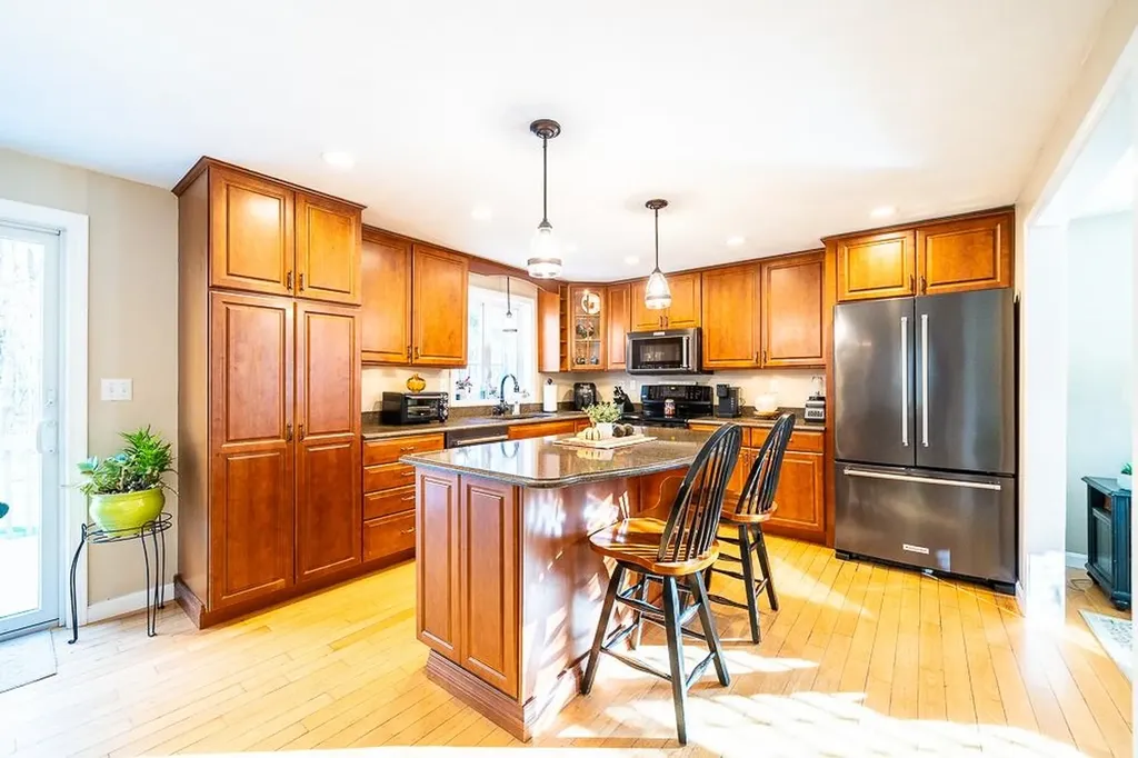 3 Chandler Drive Londonderry NH 03053