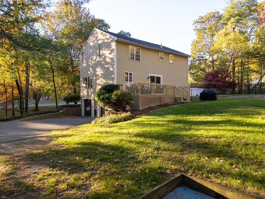 3 Chandler Drive Londonderry NH 03053